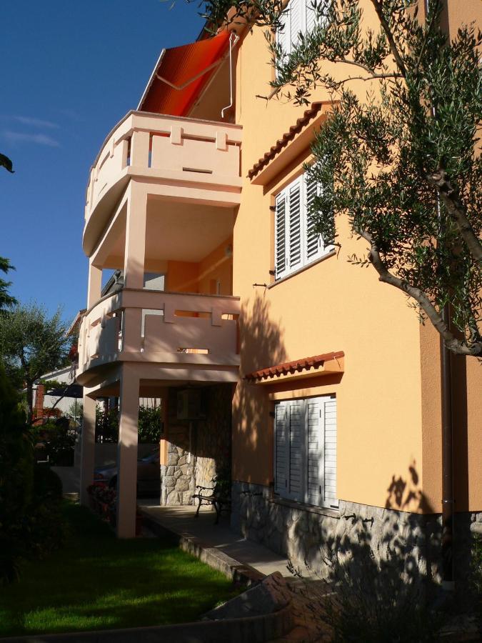 Apartman Ruza Кърк Екстериор снимка