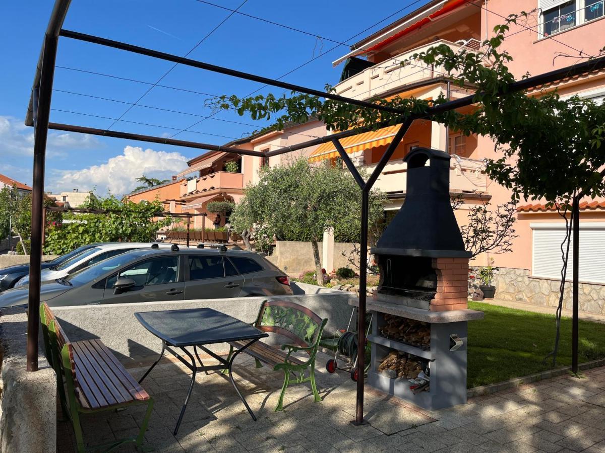 Apartman Ruza Кърк Екстериор снимка